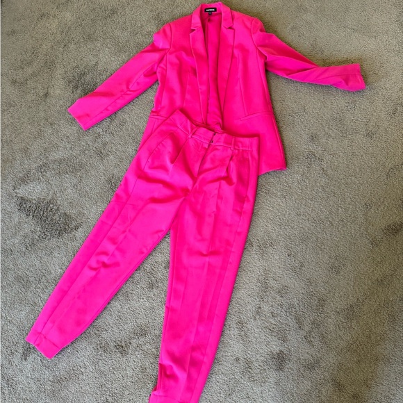 Editor One Button Boyfriend Blazer and Editor Mid Rise Straight Ankle Pant - Picture 3 of 5